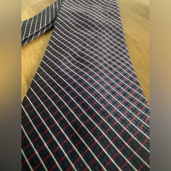 Sazzari 100% Silk Tie Mens One Size Black Red White Striped Design Excellent - Picture 2 of 5